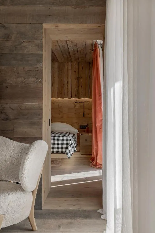 Hotel De Len Cortina dʼAmpezzo 4*,